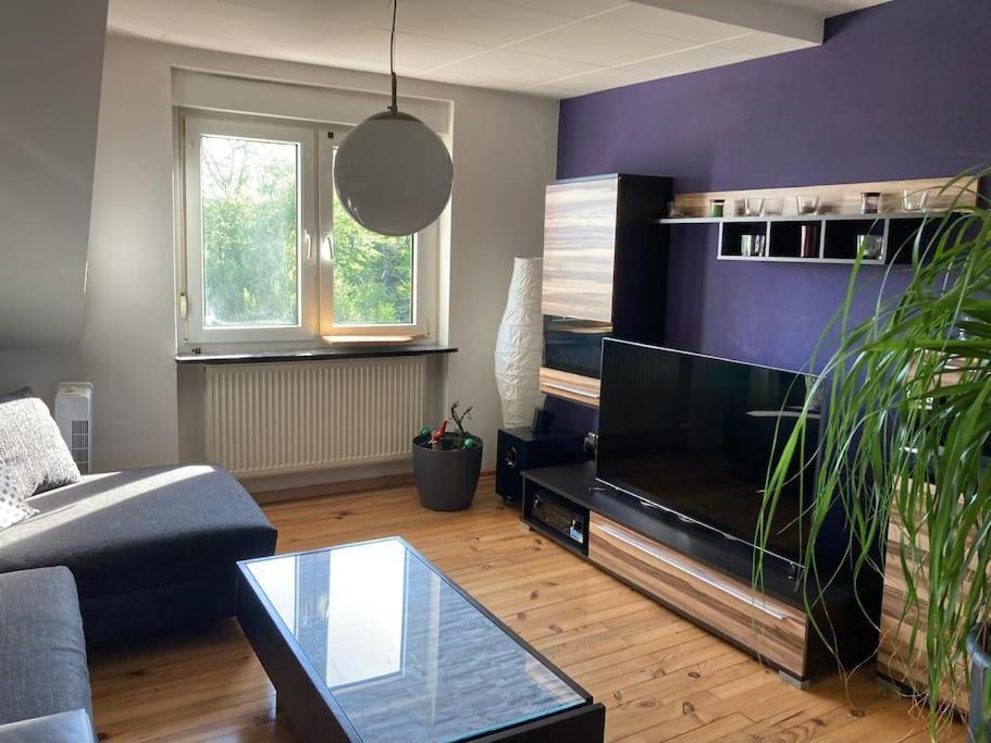 Sonnige Etagen-Wohnung, Alleinige Nutzung, Wasserbett ノインキルヒェン エクステリア 写真